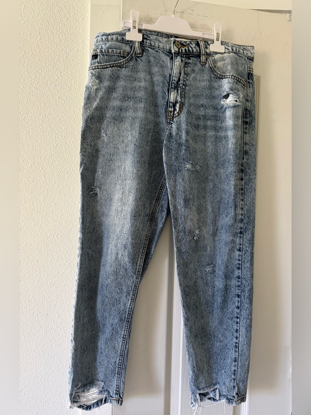 Kancan Distressed Acid Wash Mom Jeans Size 9/28 High Rise Cropped Y2K